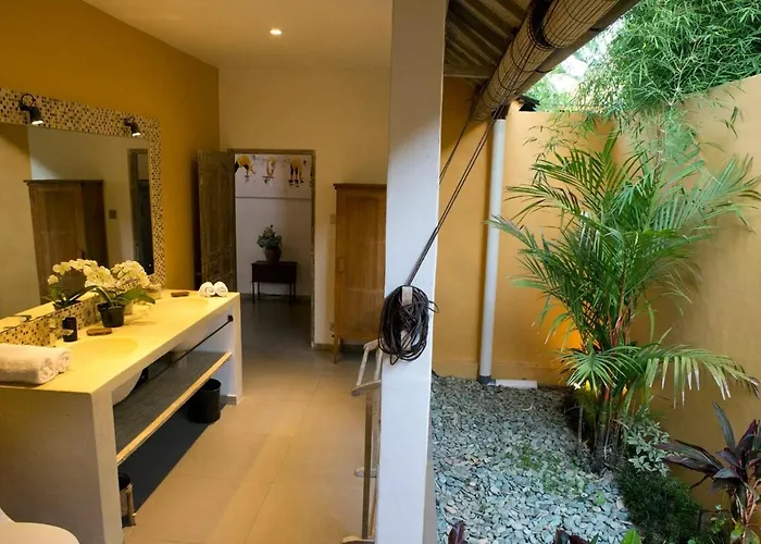 Two Bedroom In A Beautyful Tropical Garden